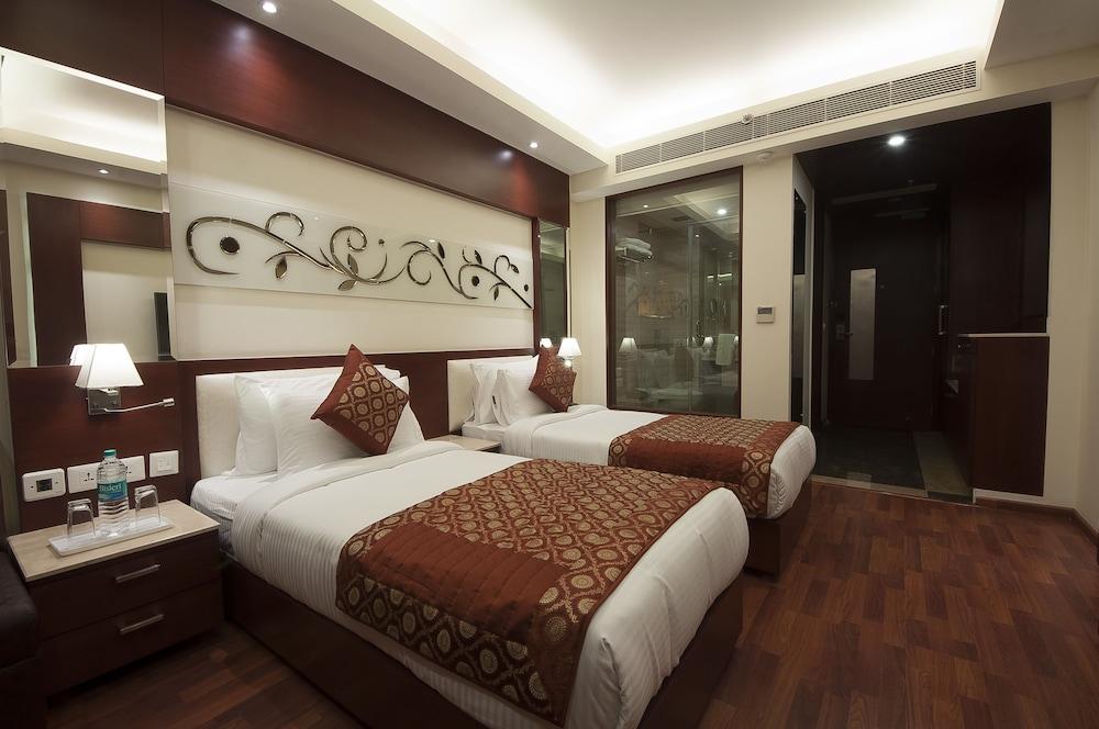 Hotel Golden Grand Delhi  Ngoại thất bức ảnh