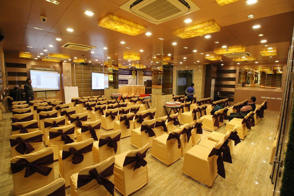 Hotel Golden Grand Delhi  Ngoại thất bức ảnh