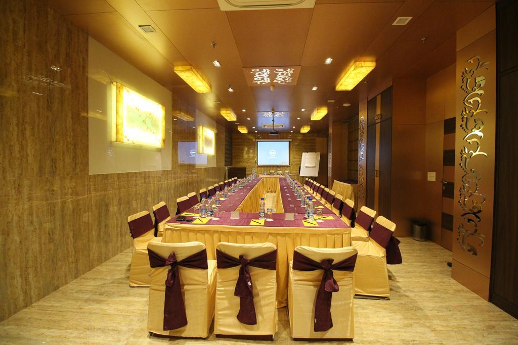 Hotel Golden Grand Delhi  Ngoại thất bức ảnh