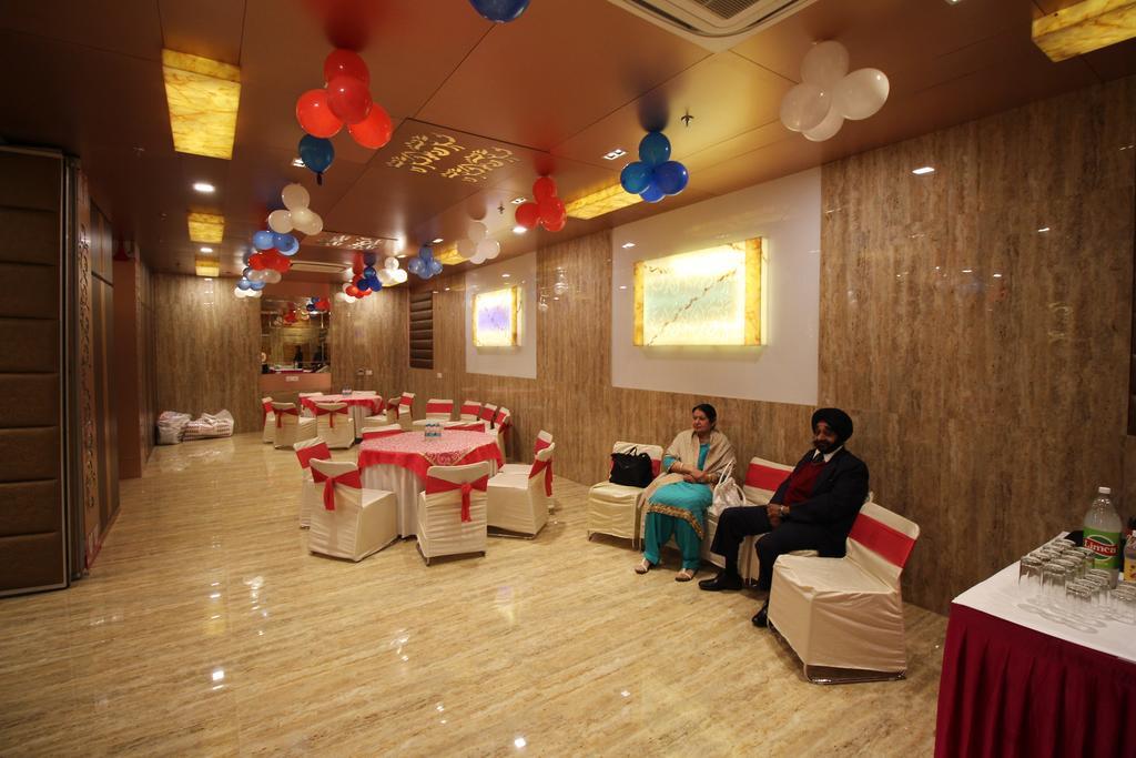 Hotel Golden Grand Delhi  Ngoại thất bức ảnh