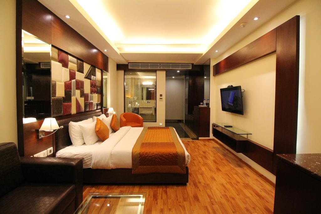 Hotel Golden Grand Delhi  Ngoại thất bức ảnh