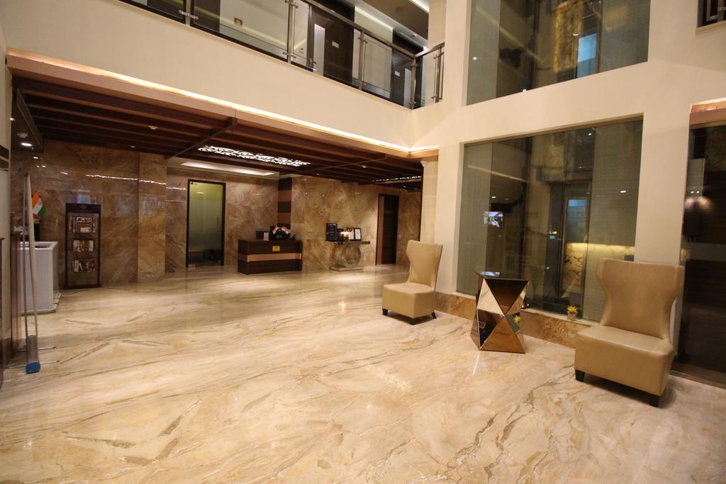 Hotel Golden Grand Delhi  Ngoại thất bức ảnh