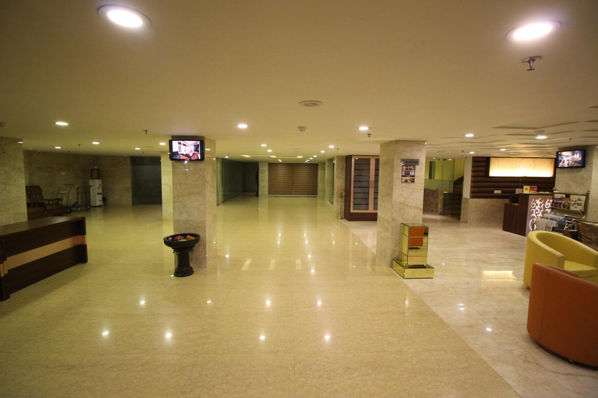 Hotel Golden Grand Delhi  Ngoại thất bức ảnh