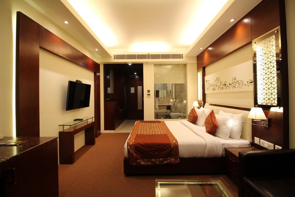 Hotel Golden Grand Delhi  Ngoại thất bức ảnh
